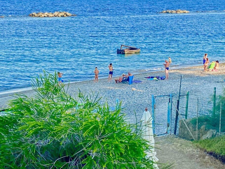 Paradise Beachfront Villa, Porto Columbu, Sardinia Porto Columbu - Perd'E Sali Dış mekan fotoğraf