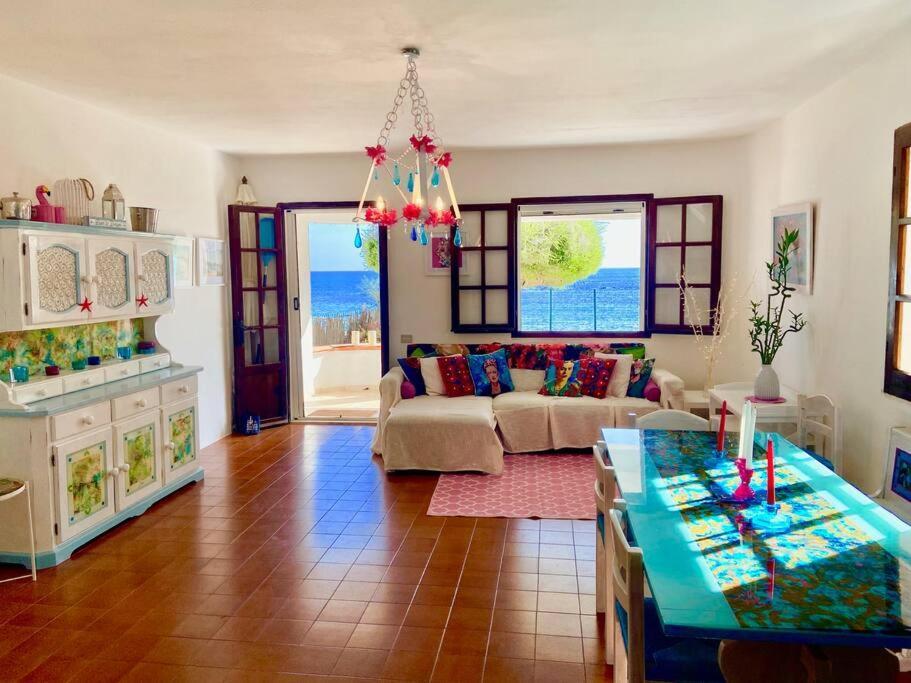 Paradise Beachfront Villa, Porto Columbu, Sardinia Porto Columbu - Perd'E Sali Dış mekan fotoğraf